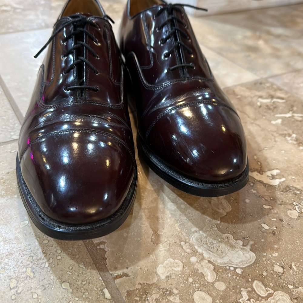 Johnston and Murphy men’s burgundy lace up dress shoes -  9.5 D/B